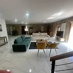 A Casa Do Veterinario 1 *